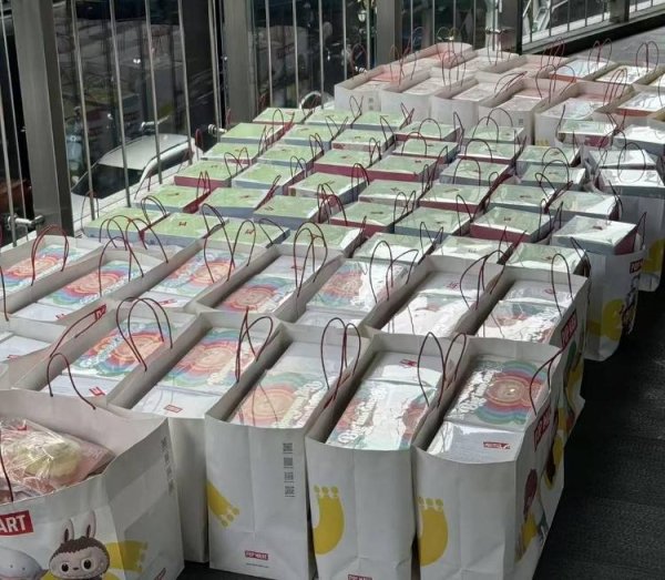 富深优配 LABUBU二手市场“大跳水”  隐藏款价格腰斩 “黄牛”暂停收货